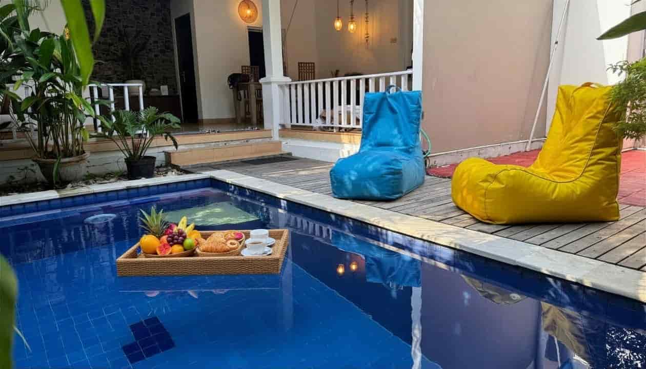 Piscine Bali petit-déjeuner flottant